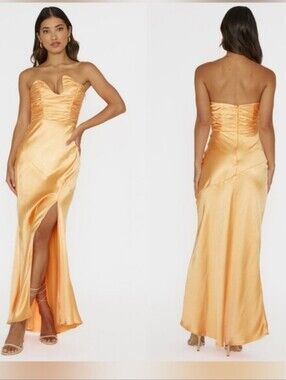 Selfie Leslie Blaise Apricot Dress Size Large READ!